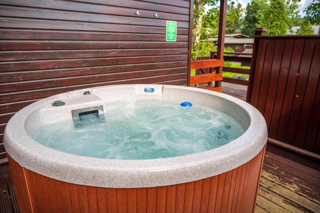 Birch Lodge 13 With Hot Tub Newton Stewart Zewnętrze zdjęcie